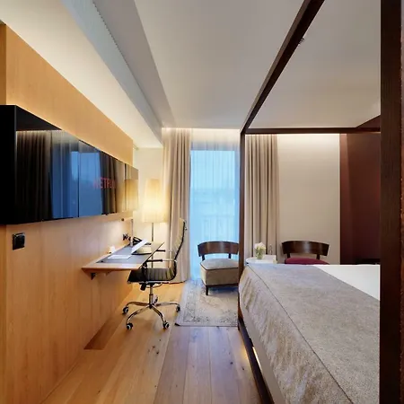 Western Premier Principe 酒店 热舒夫